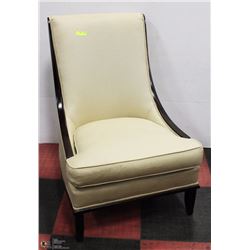 VINTAGE ACCENT CHAIR