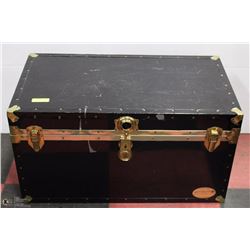 VINTAGE ESTATE LARGE BLACK STEAMER TRUNK -