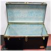 Image 2 : VINTAGE ESTATE LARGE BLACK STEAMER TRUNK -
