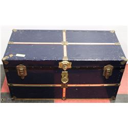 VINTAGE ATLAS METAL STEAMER TRUNK