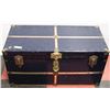 Image 1 : VINTAGE ATLAS METAL STEAMER TRUNK