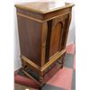 Image 7 : 17) ANTIQUE VIKING CABINET RADIO RECORD PLAYER