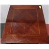Image 3 : 14) WOOD END TABLE