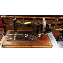 ANTIQUE HAND SPUN SEWING MACHINE