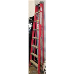 LIGHTWEIGHT ALUMINUM AND FIBREGLASS 8' LADDER