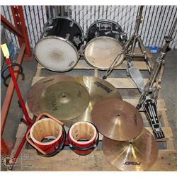 PALLET OF DRUMS & ACCESSORIES