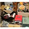 Image 1 : PALLET OF ESTATE COLLECTIBLES