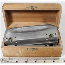 VERY OLD CARPET CUTTER IN WOOD BOX