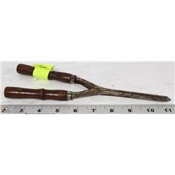 ANTIQUE CURLING IRON
