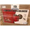 Image 2 : HEAVY DUTY WHEEL BALANCER