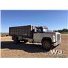 Image 2 : 1978 IHC 1700 S/A GRAIN TRUCK