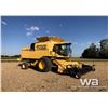Image 2 : 1997 NEW HOLLAND TX66 COMBINE