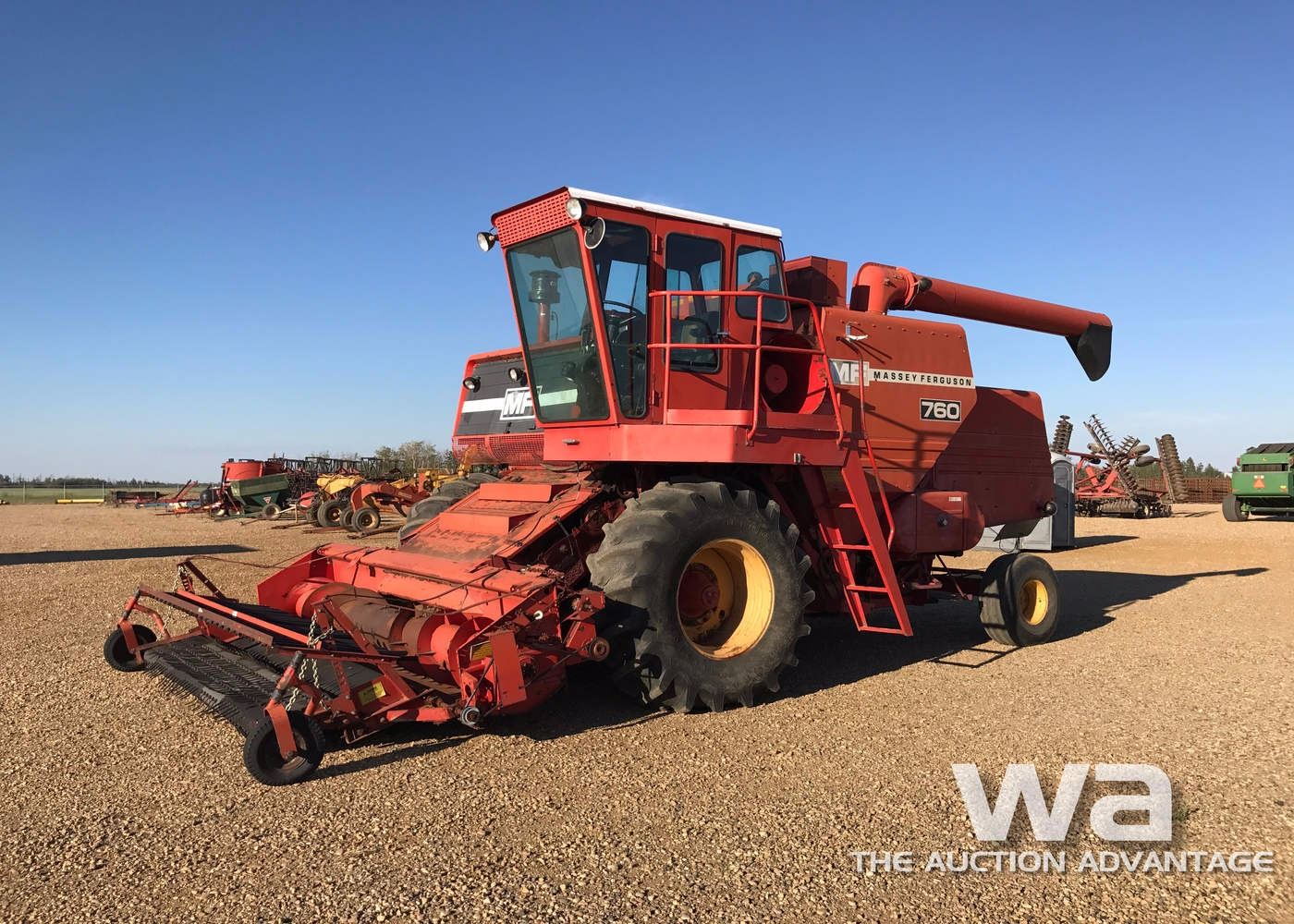 MF 760 COMBINE