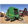 Image 2 : 2007 JD 568 ROUND BALER