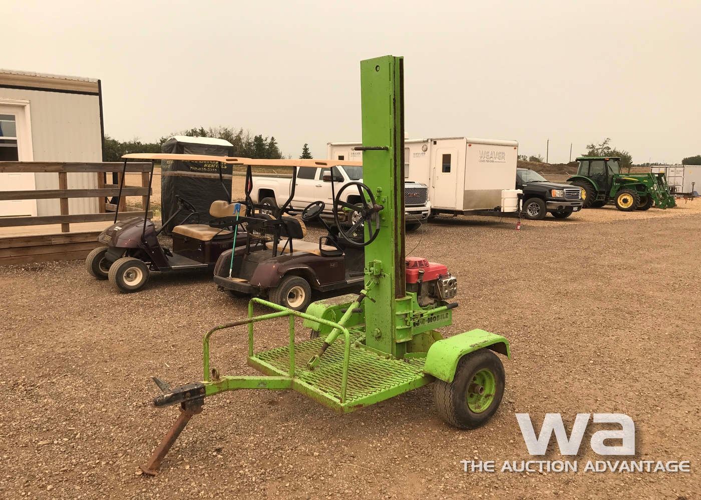 DIG R MOBILE TRAIL TYPE HOLE AUGER - Weaver Bros. Auctions Ltd.