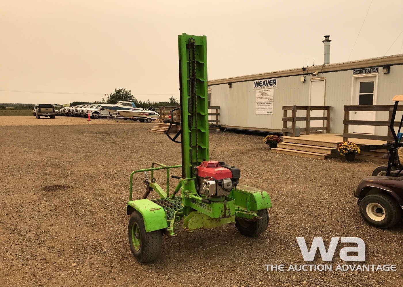 DIG R MOBILE TRAIL TYPE HOLE AUGER - Weaver Bros. Auctions Ltd.