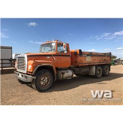 1977 FORD T/A GRAVEL TRUCK
