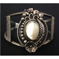 Vintage Navajo Bracelet - MOP