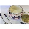 Image 2 : BISCUIT BARREL AND SERVING BOWL SET