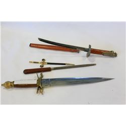 LOT OF KNIVES AND SHARPENER