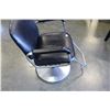 Image 2 : BLACK HAIR DRESSER CHAIR