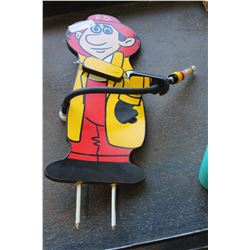 ANIMATED FIRE FIGHTER NOVELTY HOSE STAKE