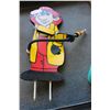 Image 1 : ANIMATED FIRE FIGHTER NOVELTY HOSE STAKE