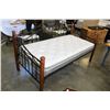Image 1 : SINGLE SIZE WOOD AND METAL FRAMED DAY BED WITH MATRESS