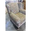 Image 2 : MODERN UPOLSTERED WINGBACK CHAIR