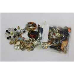LOT OF JEWELLRY