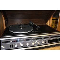 TOSHIBA RADIO/RECORD COMBINATION