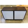 Image 1 : MODERN ESPRESSO FINISH SERVER