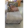 Image 2 : GREEN COUCH POTATOE CHAISE LOUNGE