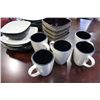 Image 1 : CORELLE HEARTHSTONE DESIGNER DISHES