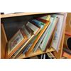 Image 1 : SHELF LOT OF VARIOUS ESTATE PICTURES