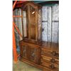Image 3 : LARGE SOLID OAK CHINA CABINET WITH LIGHTS