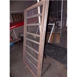 WOOD FRAMED SCREEN FOR SIFTING DIRT