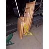 Image 1 : BUNDLE OF MAPLE WOOD - 5 BUNDLES DOORS & SHELVES