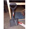 Image 1 : TELESCOPING SNOW SHOVEL - PS