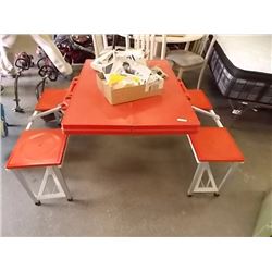CHILD'S FOLDING PICNIC TABLE