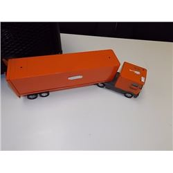 VINTAGE NYLINT SCHNEIDER METAL TRACTOR & TRAILER - 20" LONG