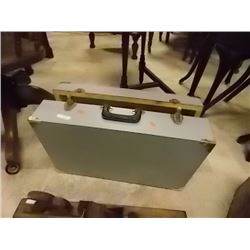 VINTAGE WOOD BOX WITH LID