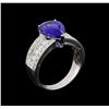 Image 4 : 18KT White Gold 4.57ct Sapphire and Diamond Ring
