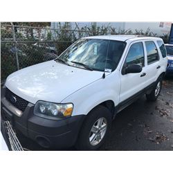 2006 FORD ESCAPE, WHITE, 2.7L, GAS, AUTOMATIC, VIN#1FMYU92Z76KA59384, 122,251KMS,