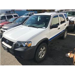 2005 FORD ESCAPE XLT, WHITE, 4 DOOR SUV, 3.0L, GAS, AUTOMATIC, VIN#1FMYU93125KB91928, 119,496KMS,