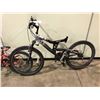 Image 2 : 3 BIKES: GREEN HUFFY MOUNTAIN BIKE, RED MIELE KIDS MOUNTAIN BIKE & BLACK INFINITY MOUNTAIN BIKE