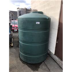 500 LITER GREEN PLASTIC STORAGE CONTAINER (WATER ONLY)