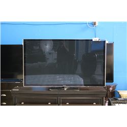 60" PANASONIC SMART TV