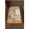 Image 1 : SMALL PALLET OF TILE