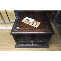 MAGNAVOX RADIO TYPE MODEL #TRF-5 SERIAL #7492 BATTERY, 5 TUBES, LOW, SQUARE, WOOD, 3 KNOBS, METAL